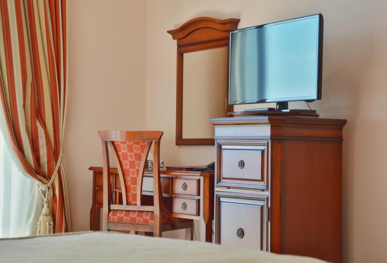 Hotel Savoy โอปาติยา ภายนอก รูปภาพ