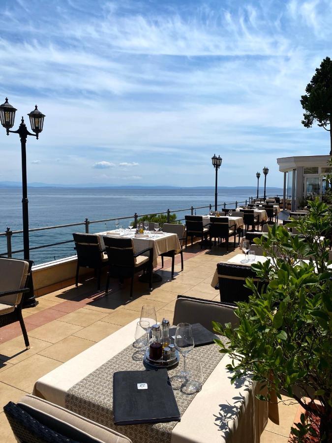 Hotel Savoy โอปาติยา ภายนอก รูปภาพ