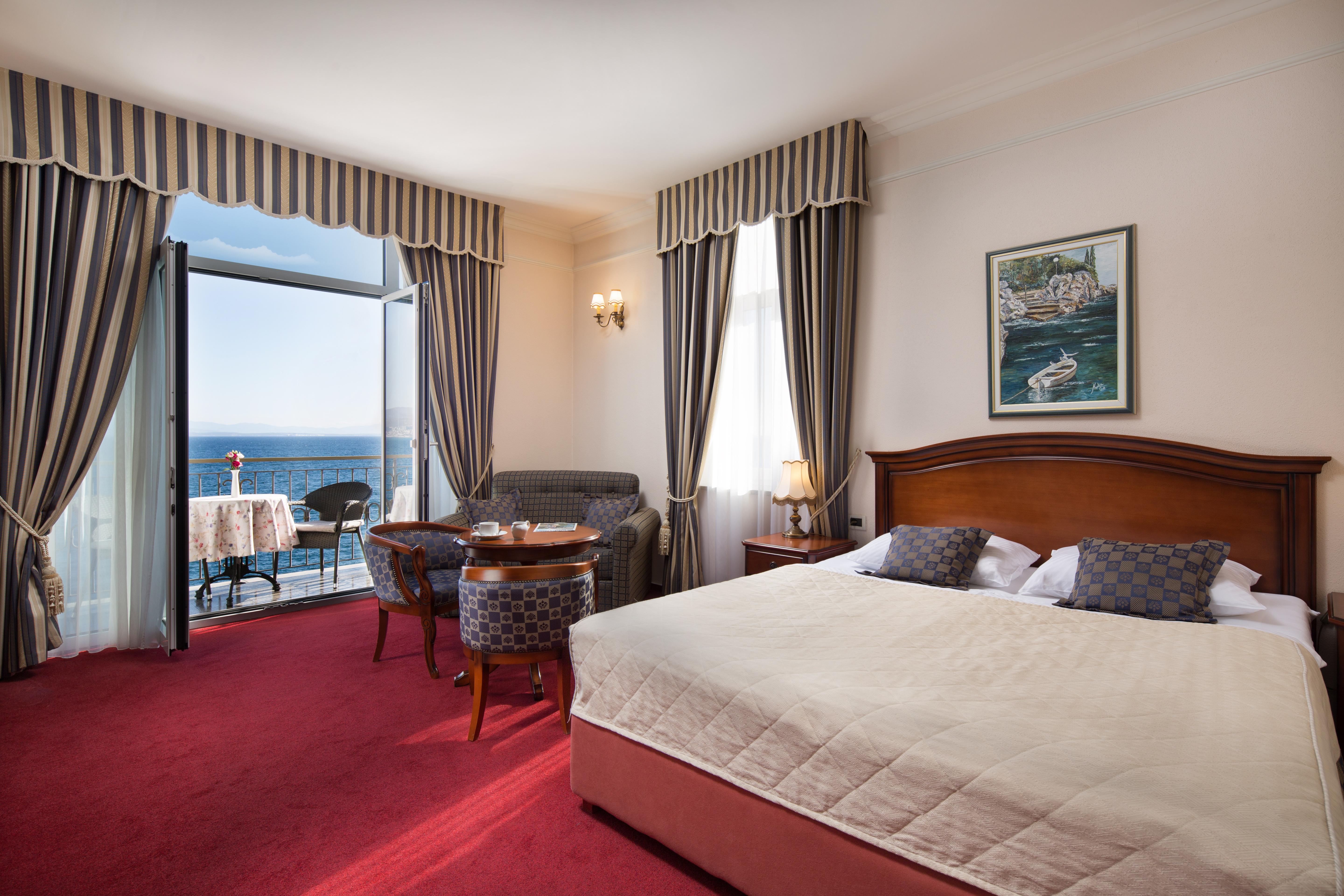 Hotel Savoy โอปาติยา ภายนอก รูปภาพ